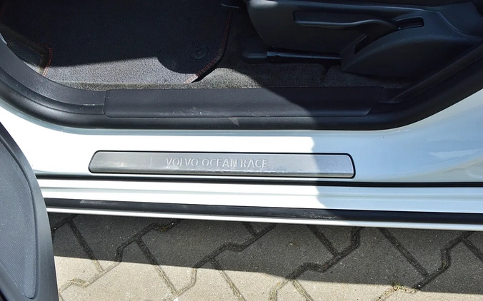 Volvo V60 cena 48900 przebieg: 151000, rok produkcji 2015 z Leżajsk małe 742